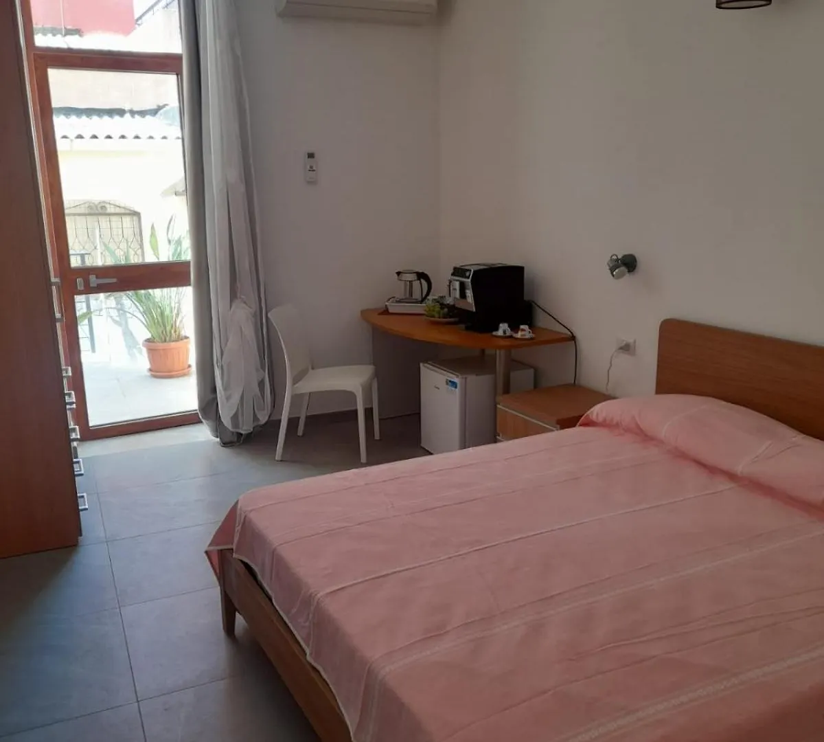 Nocleg ze śniadaniem Bed and Breakfast Cristta Alghero